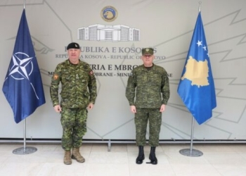 Jashari njofton Gjeneralin Scott për të arriturat e FSK-së