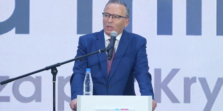 Bedri Hamza në Skenderaj: 50% rriten të ardhurat për familjet e dëshmorëve, invalidët dhe veteranët e UÇK-së