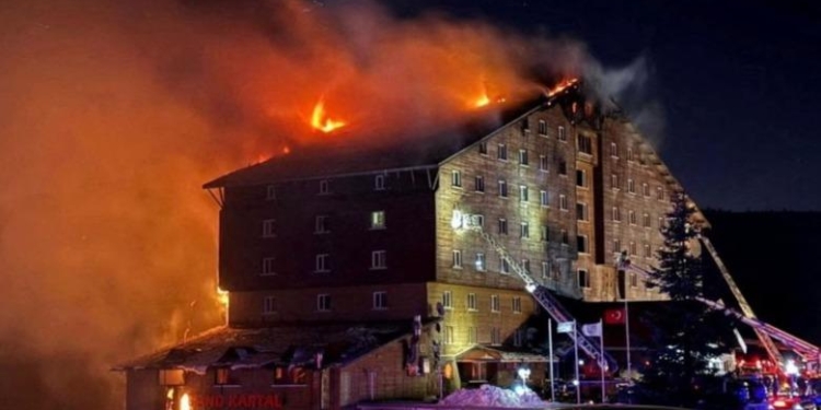 Në resortin dimëror në Turqi humbën jetën edhe figura të njohura