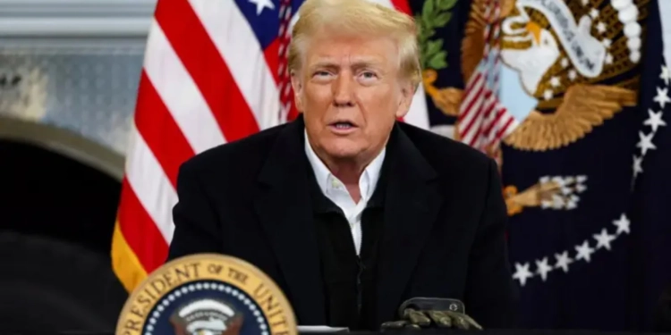 Trump i gatshëm për të ndihmuar Kalifonrninë pas zjarreve: Do merrni ndihma, por me dy kushte