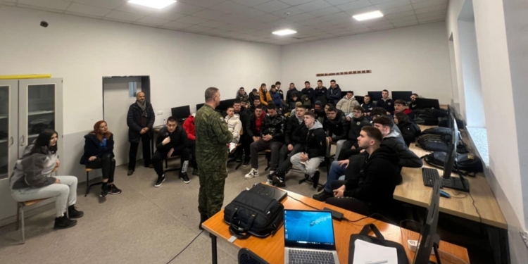FSK-ja nis ligjëratat për vetëdijesimin nga rreziku i minave