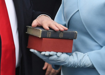 Trumpi do të betohet në Biblën ku u betua Lincolni