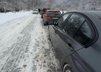 Në Brezovicë me goma të verës, qytetari shkakton tollovi të komunikacionit
