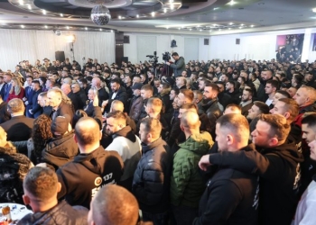 AAK tubim në Deçan, Haradinaj premton 500 milionë për rini: T’i mbajmë këtu, jo në gurbet