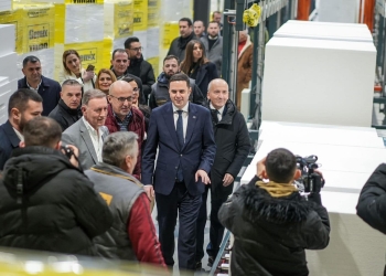 Abdixhiku nga vizita e biznesit në Pejë: Politikat tona do të drejtohen nga ta, sepse besojmë në zhvillim