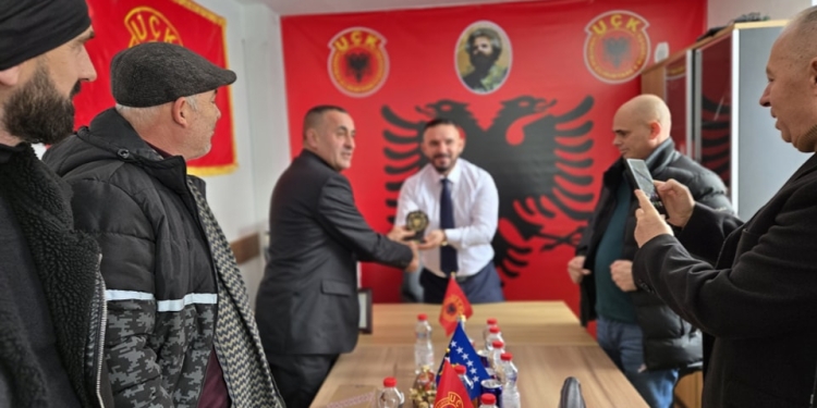 Brahimaj takohet e organizatën e veteranëve në Viti: Zëri i tyre do të jetë në Kuvendin e Kosovës