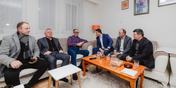 Krasniqi viziton luftëtarin e UÇK-së në Malishevë: Në qeverisjen e PDK-së veteranët do të trajtohen me dinjitet