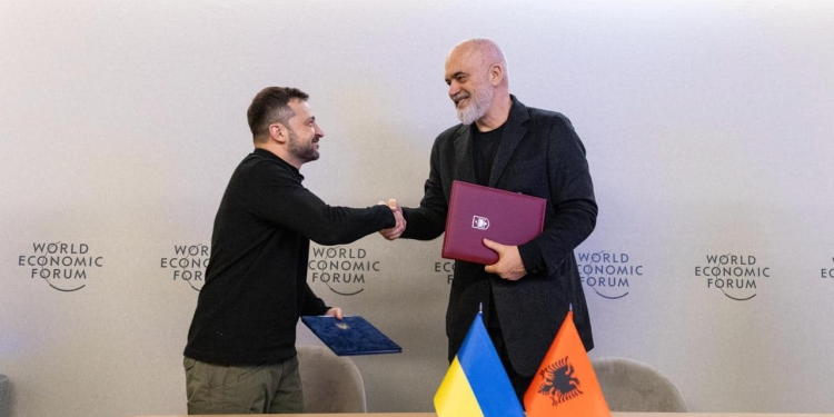 Rama takohet me Zelensky-n në Davos: Shqipëria nënshkruam marrëveshje për sigurinë me Ukrainën