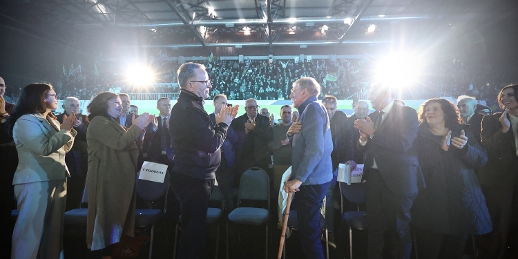 Walker shoqëron Bedri Hamzën në tubimin e Shtimes: Nyje që lidh qytetet e Kosovës