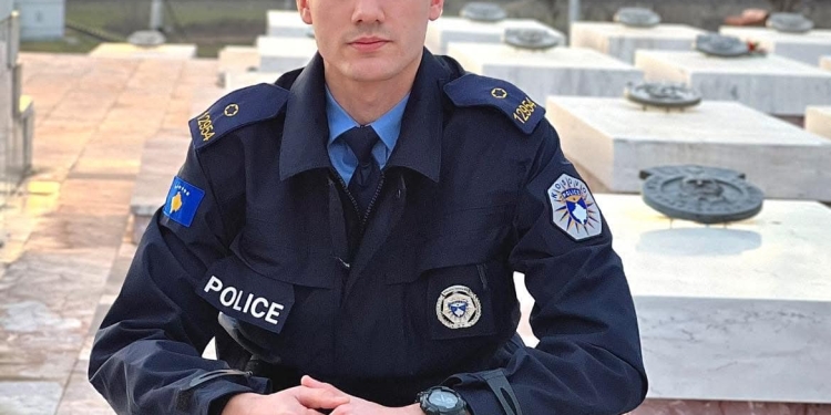 Nipi i dëshmorit të Betejës së Gllogjanit betohet si polic, Haradinaj: Gjaku i derdhur për liri nderohet kështu