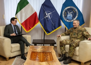 Komandanti i KFOR-it takon përfaqësuesin e UNDP-së, siguria në Kosovë temë diskutimi mes dyshes