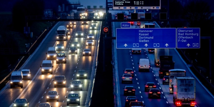 BE-ja do të miratojë një “plan veprimi” për industrinë e automjeteve