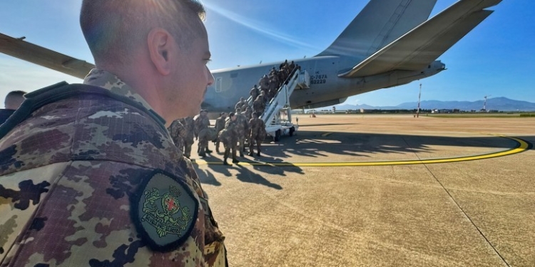 Mbi 200 ushtarë italianë vijnë në Kosovë, KFOR thotë se janë të gatshëm të ofrojnë siguri edhe gjatë zgjedhjeve