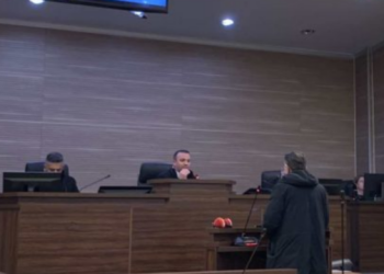 Na kanë rrahur me shufra të hekurit e me shkop të bejsbollit, thotë dëshmitari në gjykimin e gardianit Milenkoviq