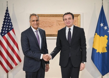 “Serbia po shkel Marrëveshjen Bazë” – Çfarë u bisedua në takimin mes Kurtit dhe zyrtarit amerikan në Prishtinë?