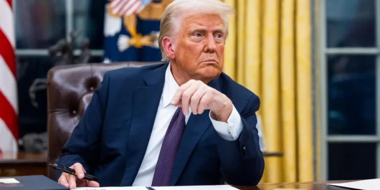 Analiza e CNN: Lëvizjet hap pas hapi të Trump për t’u bërë i gjithëfuqishëm