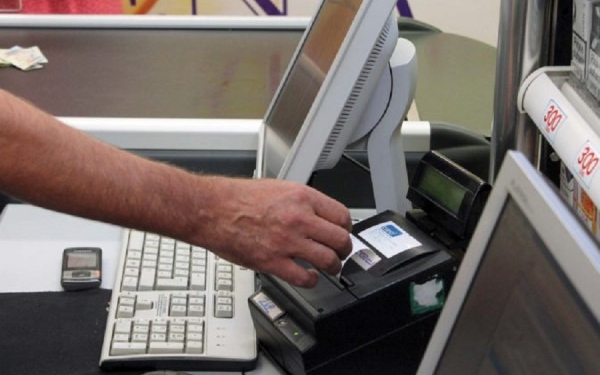 Arrestohen tre arkatarë në Fushë-Kosovë, shitën produkte me çmime joreale