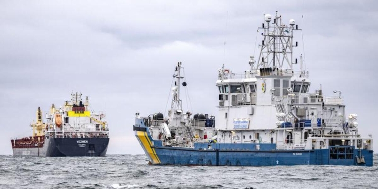 Kapet anija e dytë në hetimin e dëmtimit të kabllove në Detin Baltik