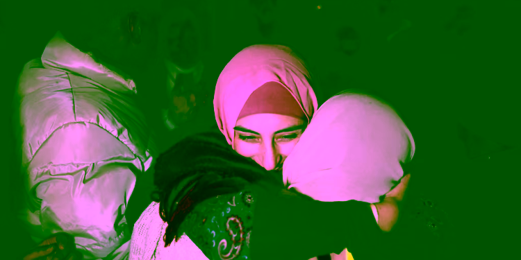 Izraeli i liron 90 të burgosur palestinezë, pasi Hamasi i ktheu 3 pengje