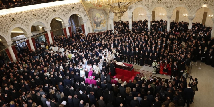 I jepet lamtumira e fundit kryepeshkopit të Shqipërisë, Anastas Janullatos