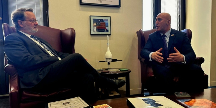 Haradinaj takohet me senatorin amerikan: Diskutuam për nevojën urgjente të anëtarësimit të Kosovës në NATO