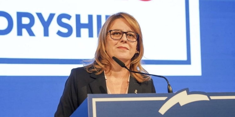 Murati tha se në Qeverinë Kurti ndodhi rritja më e madhe e pagave, Bajrami: Propagandë, merrja këngës edhe ti si Arbëria