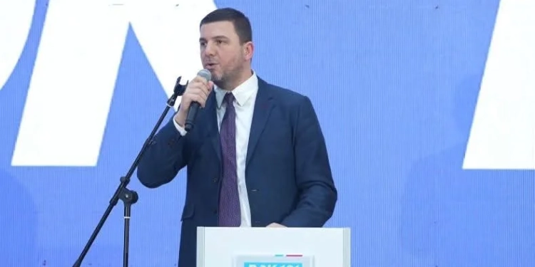 Krasniqi i çon mesazh ish-krerëve të UÇK-së nga Skenderaj: Zotohemi se do të fitojmë edhe për ju