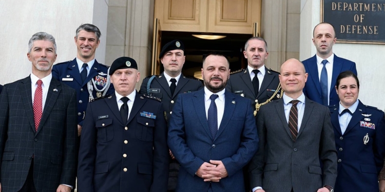 Maqedonci e Jashari në Departamentin e Mbrojtjes së ShBA-ve flasin për planin 10-vjeçar të tranzicionit të FSK-së