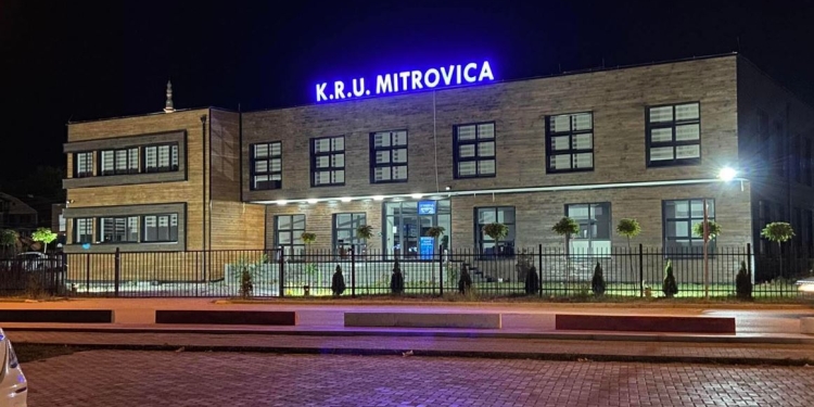 Marrëveshja për faturimin e ujit: Peci kundërshton Rizvanollin