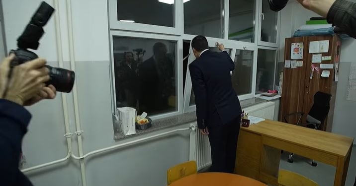 Abdixhiku rrëfen kujtimet nga shkolla “Gjergj Fishta”: Shikonim nga dritarja kur parakalonte eskorta presidenciale e Presidentit historik, Ibrahim Rugova