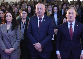 Haradinaj takohet me gratë e Deçanit: Zëri i tyre, zëri i ardhmërisë