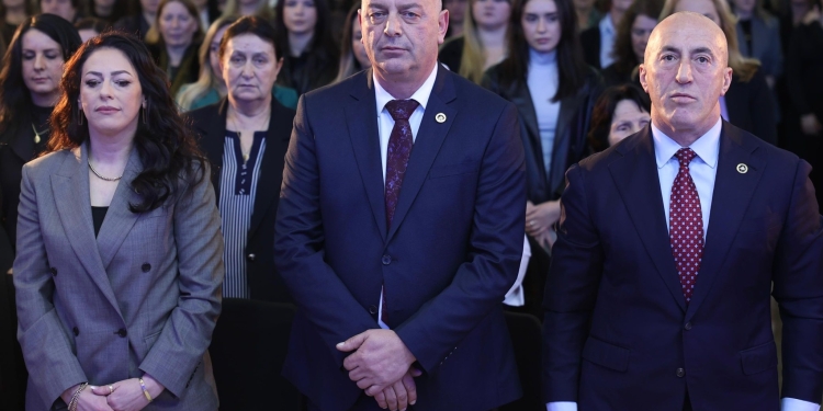 Haradinaj takohet me gratë e Deçanit: Zëri i tyre, zëri i ardhmërisë