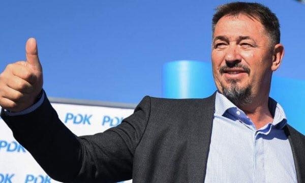 “Sami Lushtaku tentoi të sulmojë eskortën e Kurtit”, Komuna e Skenderajt paralajmëron padi ndaj Haxhiut