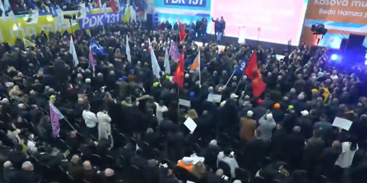 Bllokohet Skenderaj për Bedri Hamzën: Kosova mund të bëhet ma e mirë