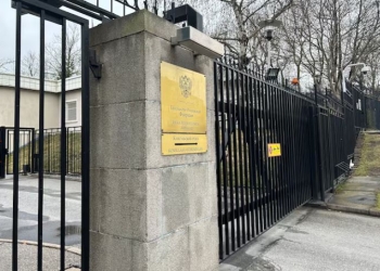 Policia suedeze arreston një person që tentoi të futej me forcë në ambasadën ruse në Stokholm