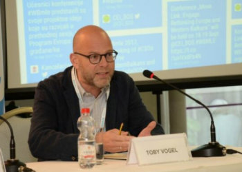 Vogel: Për sa kohë BE-ja dhe SHBA-ja e ‘ledhatojnë Vuçiqin’, Kosova do të jetë në rrezik
