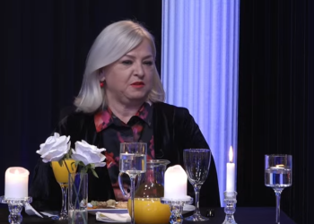 Kandidatja e PDK-së tregon se se vjehrrive të saj ua përgatitë bukën