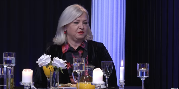 Kandidatja e PDK-së tregon se se vjehrrive të saj ua përgatitë bukën