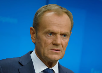 Sulmet ruse, kryeministri polak akuzon Moskën: Kërkon të rrëzojë avionë në gjithë botën