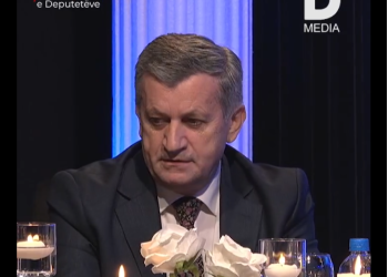 “Darka e deputetëve”/ Ismet Beqiri ‘godet’ Qeverinë Kurti