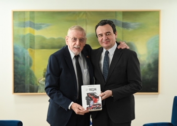 Kurti takohet me Walkerin, flasin për librin për Masakrën e Reçakut