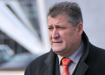 Zafir Berisha i reagon Qosjes: Sa poshtë ka rënë katundi