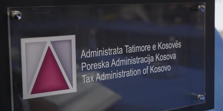 Arrestimi i tre inspektorëve nën dyshimin për ryshfet, deklarohet ATK-ja