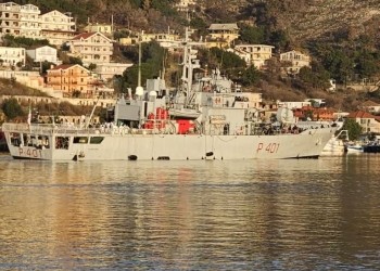 Italia dërgon anijen me 49 migrantë në Shëngjin