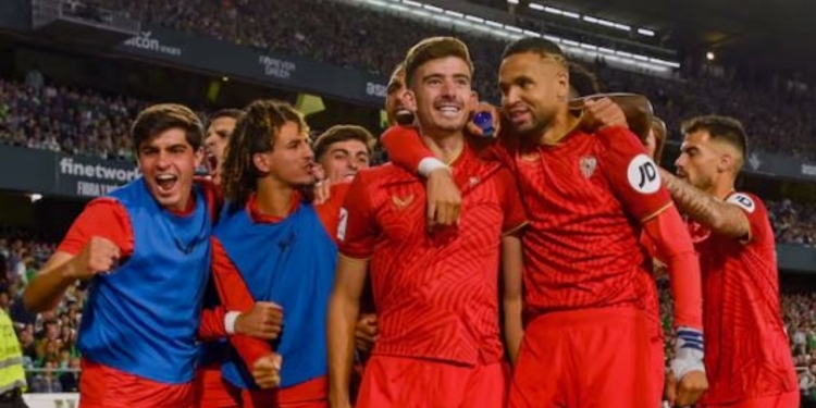 Arrestohet futbollisti për trukime, merrte kartona të verdhë që të fitonin para shokët