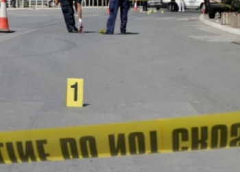 Aksident i rëndë mes dy veturave në fshatin Osek Hile të Gjakovës, dy persona dërgohen në emergjencë