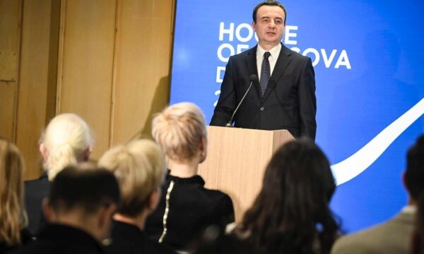 Albin Kurti i dha 350 mijë euro të buxhetit për pjesëmarrjen në Forumin Ekonomik në Davos
