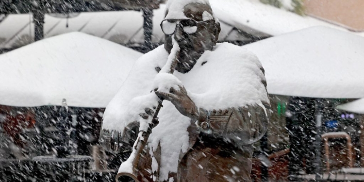 Stuhia e rrallë e dëborës godet jugun e SHBA-së, raportohen katër vdekje