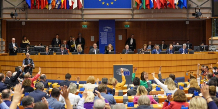 Komiteti i PE-së kushtëzon Serbinë: Në BE vetëm me sanksione kundër Rusisë dhe normalizim me Kosovën