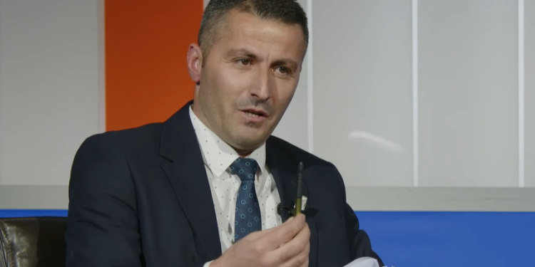 Rikthehet në punë djali i dëshmorit që u pezullua nga puna